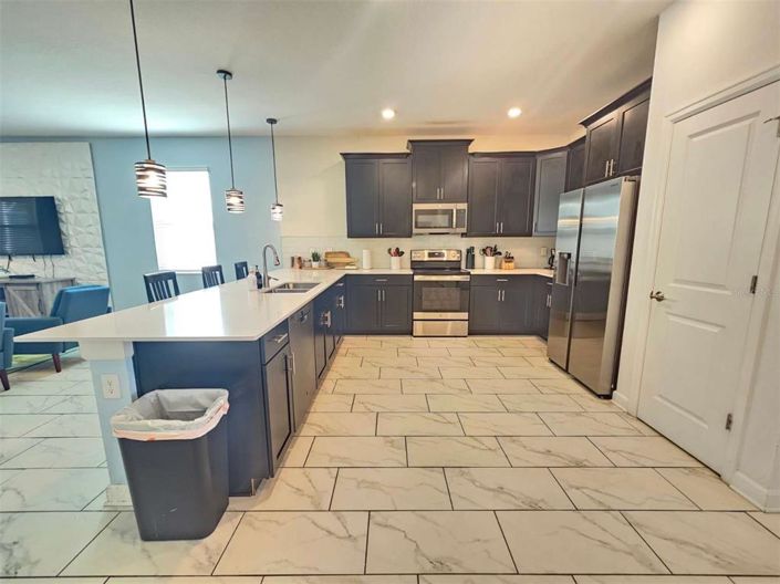 Image No.7-8 Bed Property for sale