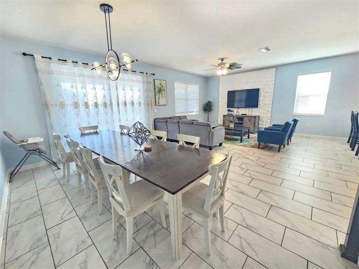 Image No.9-8 Bed Property for sale