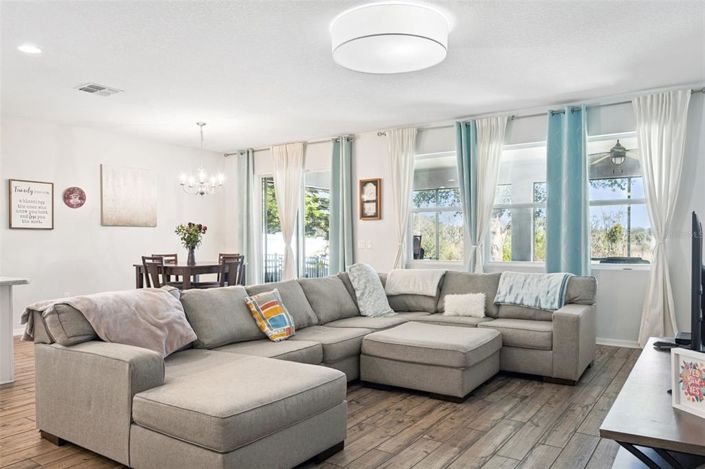 Image No.5-4 Bed Property for sale