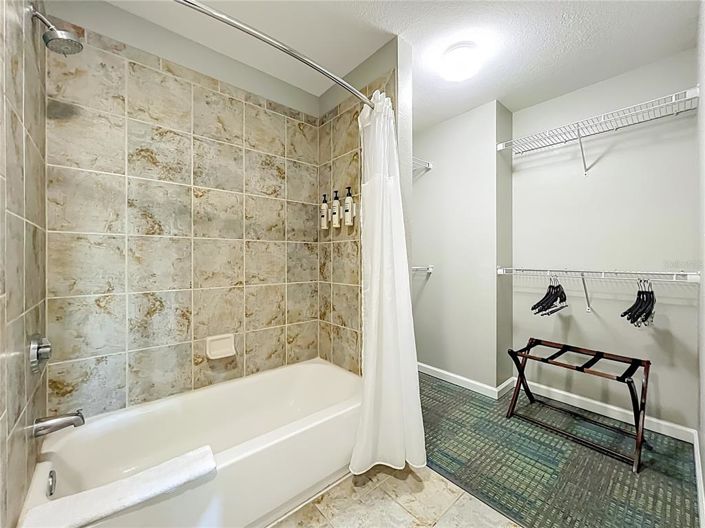 Image No.28-2 Bed Property for sale