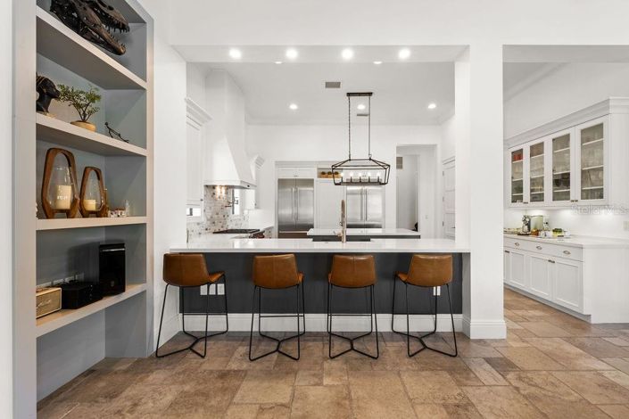 Image No.15-5 Bed Property for sale