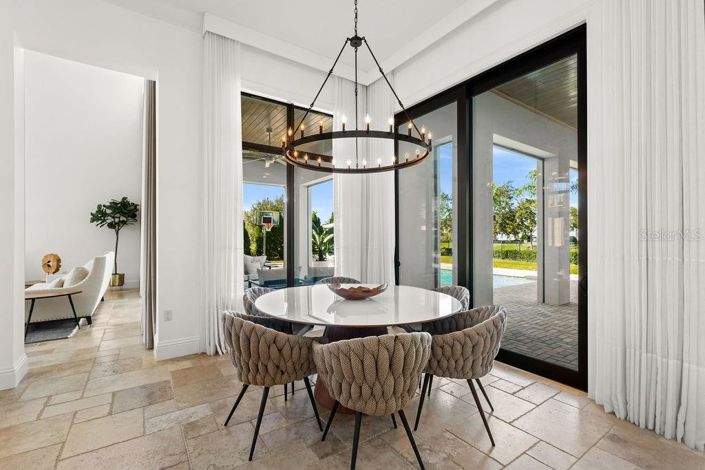 Image No.17-5 Bed Property for sale