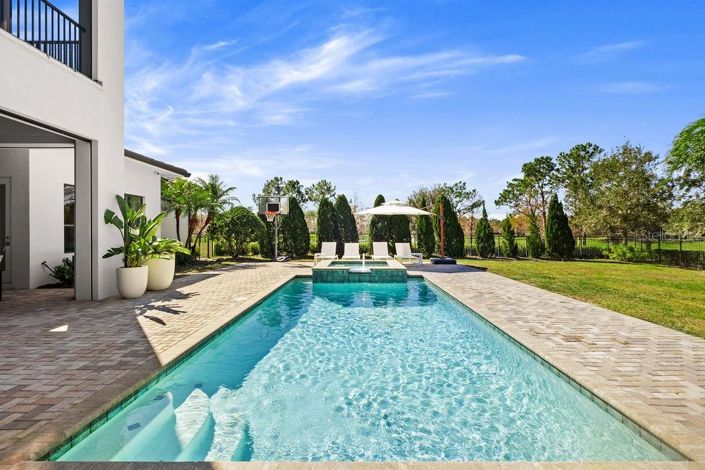 Image No.47-5 Bed Property for sale