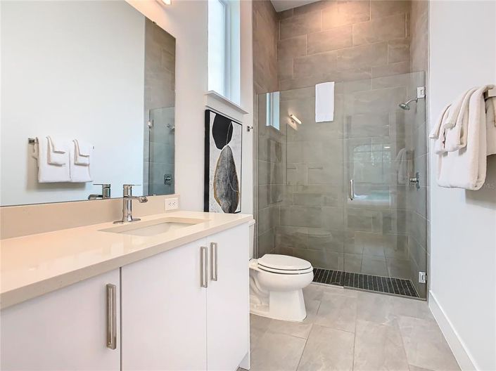 Image No.35-6 Bed Property for sale