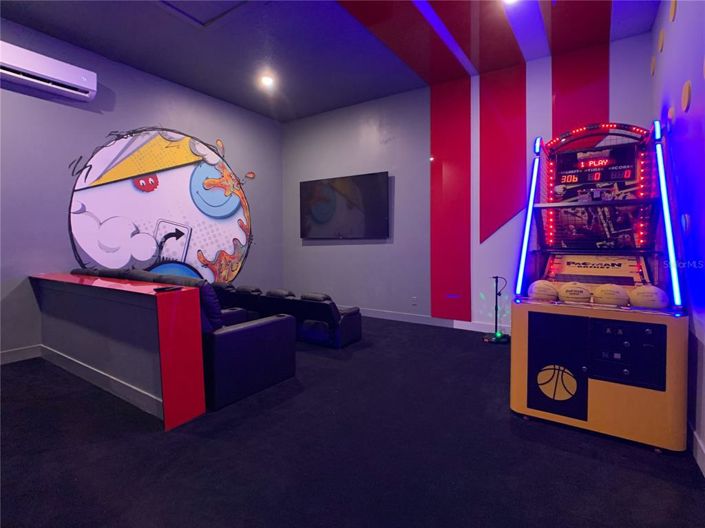 Image No.36-6 Bed Property for sale