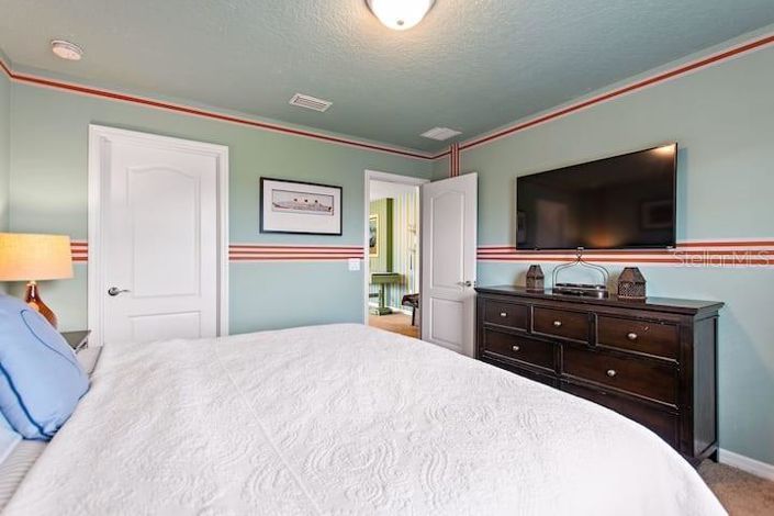 Image No.34-7 Bed Property for sale