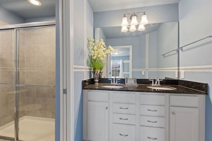 Image No.48-7 Bed Property for sale