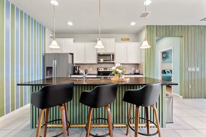 Image No.8-7 Bed Property for sale