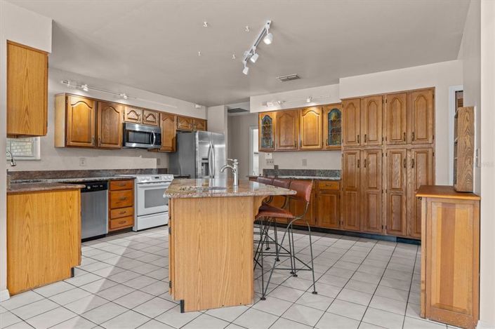 Image No.13-4 Bed Property for sale