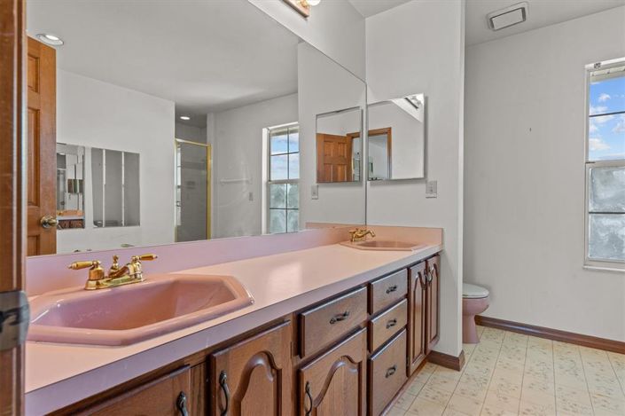 Image No.32-4 Bed Property for sale