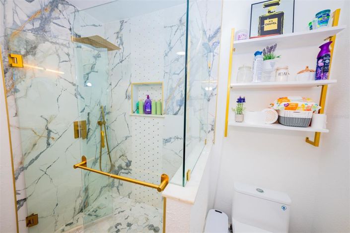 Image No.24-6 Bed Property for sale