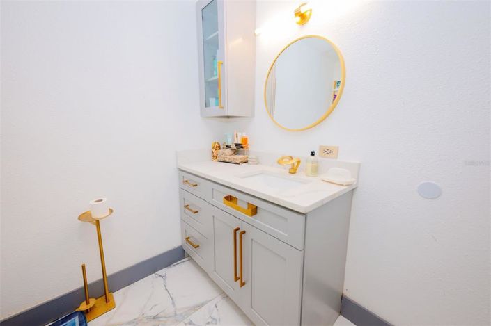 Image No.25-6 Bed Property for sale