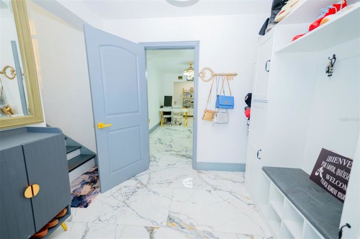 Image No.34-6 Bed Property for sale