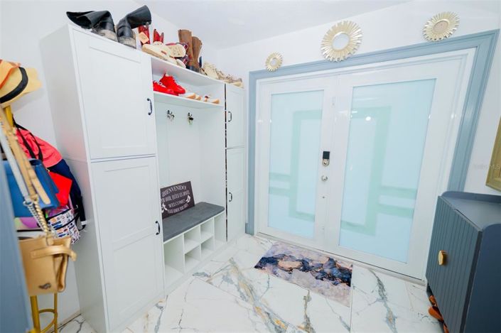 Image No.35-6 Bed Property for sale