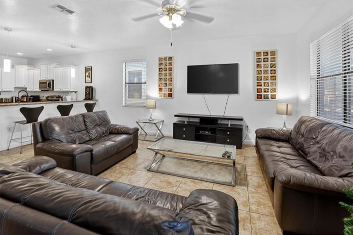 Image No.14-8 Bed Property for sale