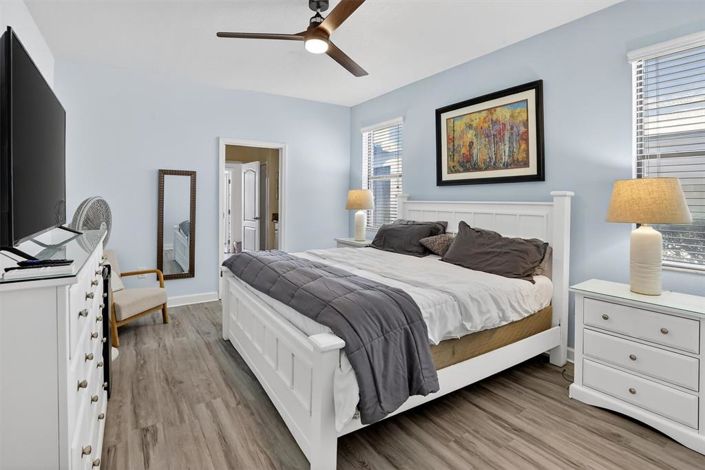 Image No.28-8 Bed Property for sale