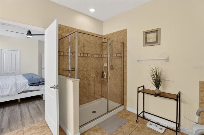 Image No.36-8 Bed Property for sale