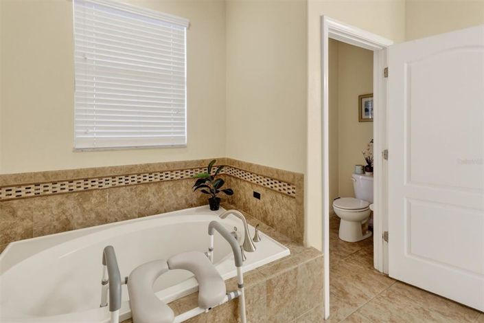 Image No.37-8 Bed Property for sale