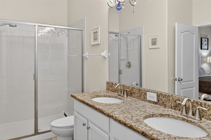 Image No.45-8 Bed Property for sale