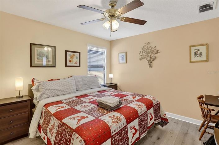 Image No.54-8 Bed Property for sale