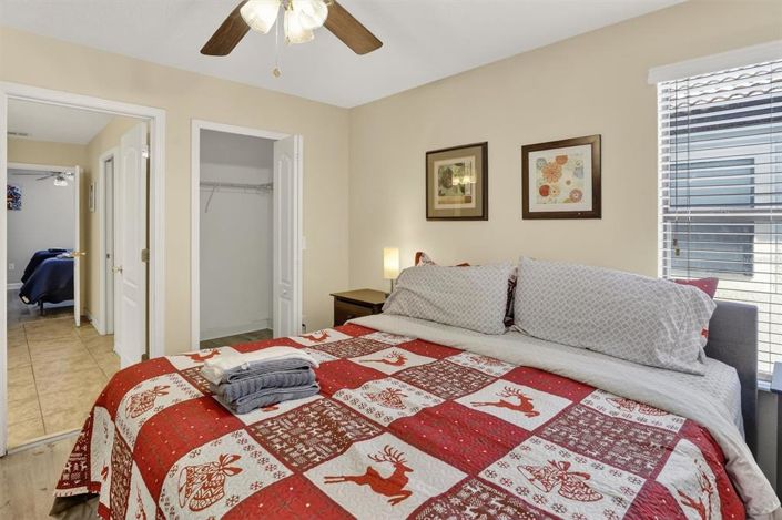 Image No.56-8 Bed Property for sale