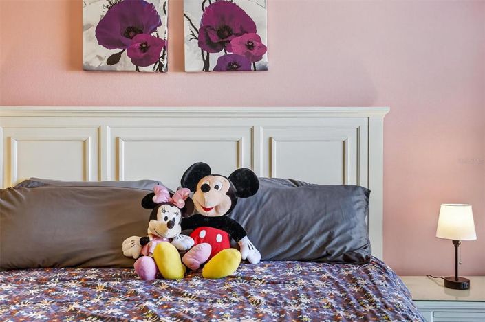 Image No.60-8 Bed Property for sale