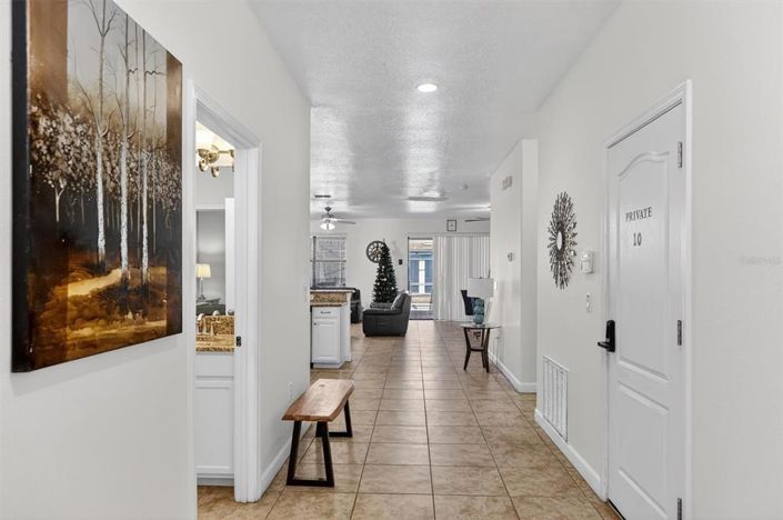 Image No.8-8 Bed Property for sale