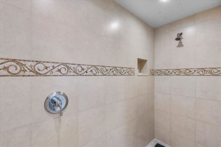 Image No.17-2 Bed Property for sale