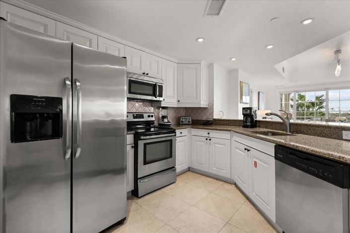 Image No.11-2 Bed Property for sale