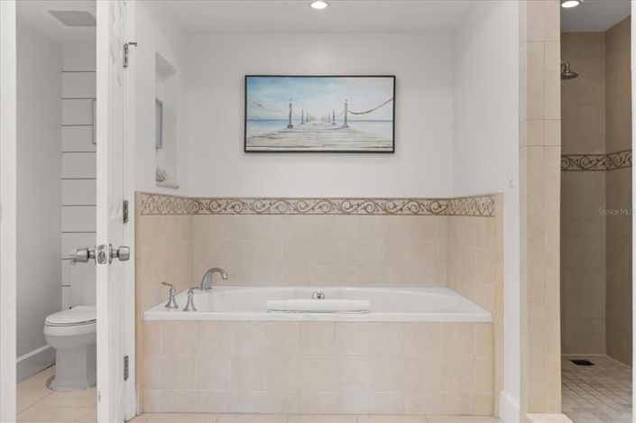 Image No.18-2 Bed Property for sale