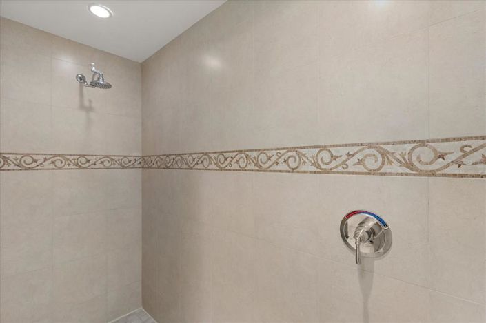 Image No.19-2 Bed Property for sale