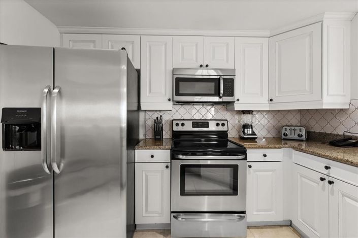 Image No.9-2 Bed Property for sale