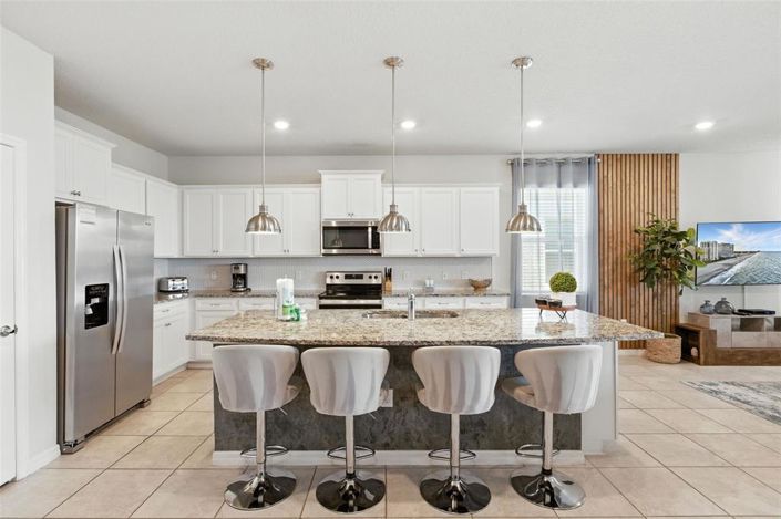 Image No.7-8 Bed Property for sale