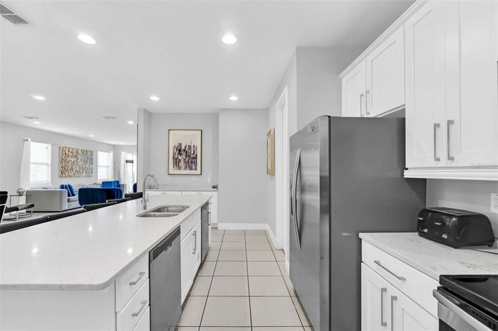 Image No.11-8 Bed Property for sale