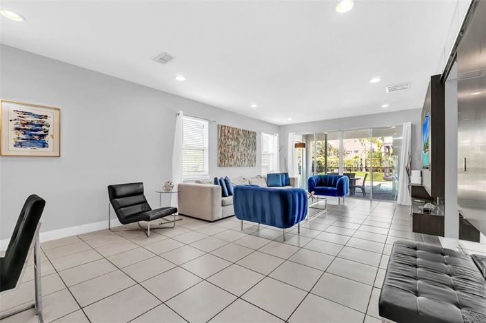 Image No.16-8 Bed Property for sale