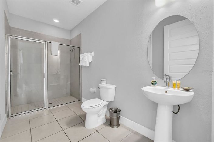 Image No.23-8 Bed Property for sale