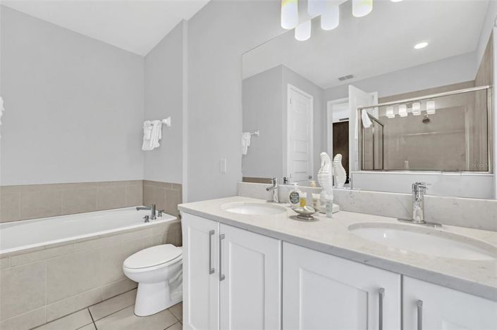 Image No.26-8 Bed Property for sale