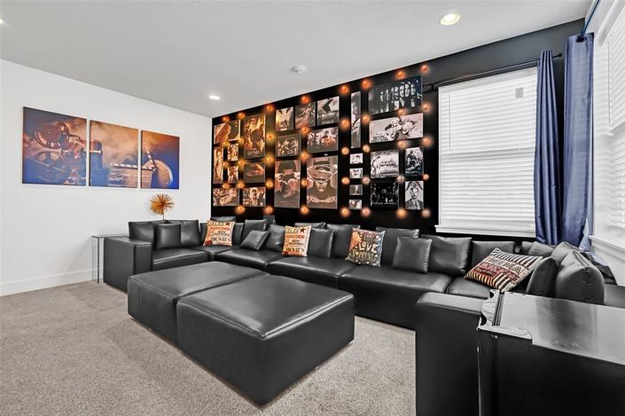 Image No.34-8 Bed Property for sale