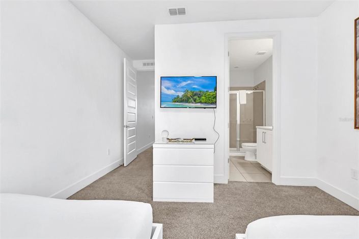 Image No.37-8 Bed Property for sale