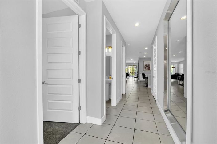 Image No.4-8 Bed Property for sale