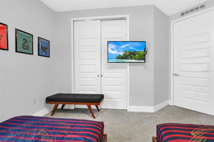 Image No.40-8 Bed Property for sale