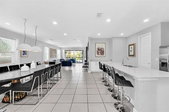 Image No.5-8 Bed Property for sale