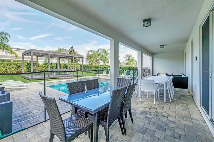 Image No.54-8 Bed Property for sale