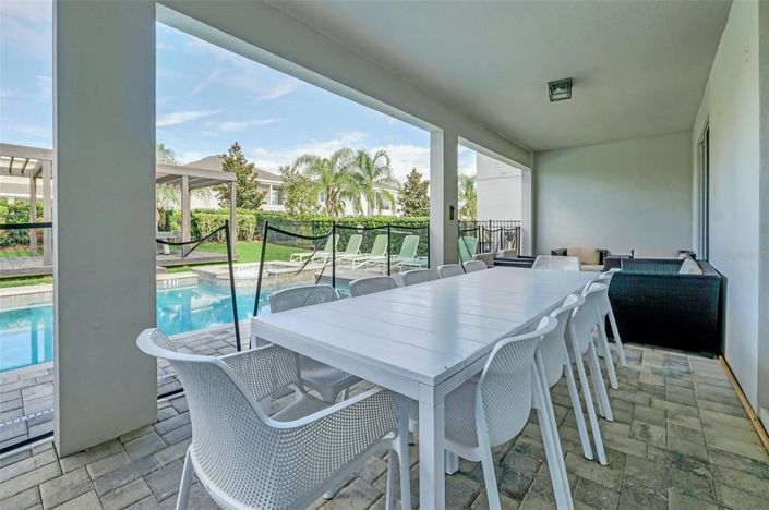 Image No.55-8 Bed Property for sale