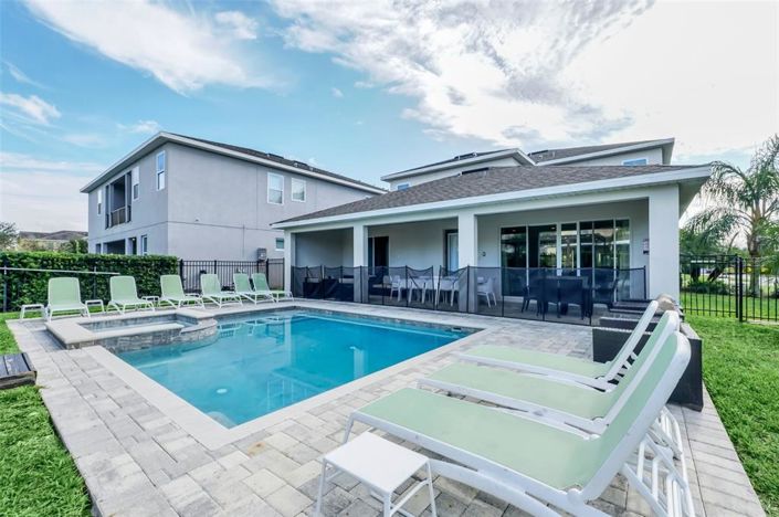 Image No.56-8 Bed Property for sale