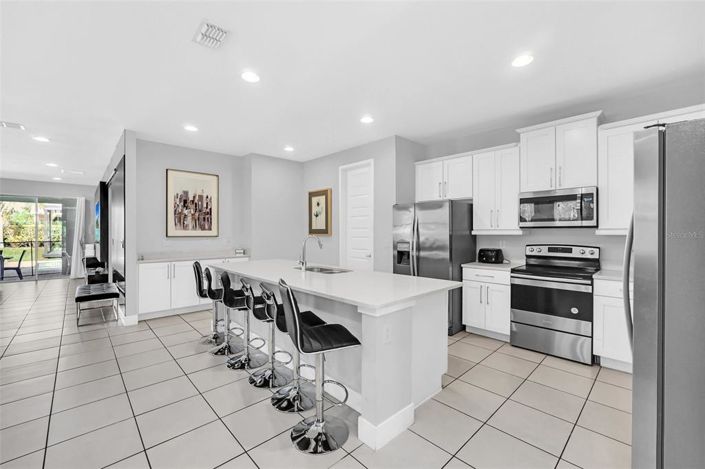 Image No.6-8 Bed Property for sale