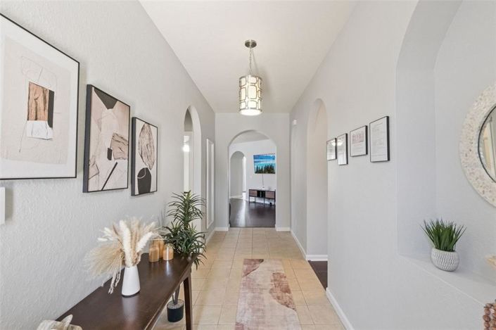 Image No.5-4 Bed Property for sale