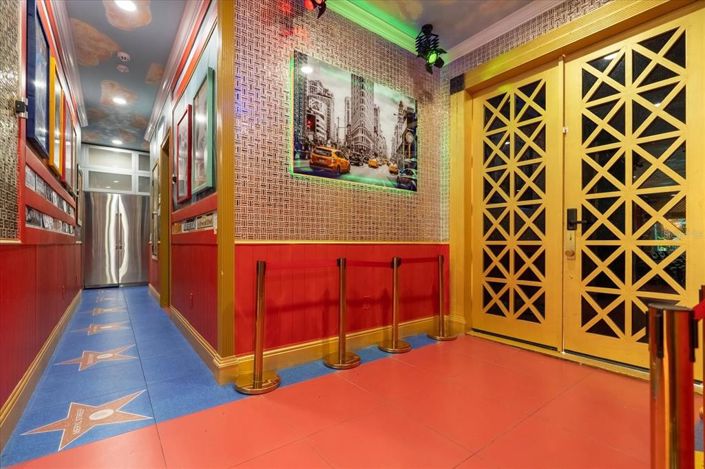 Image No.2-20 Bed Property for sale