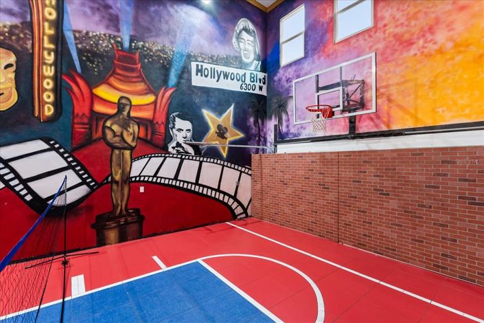 Image No.22-20 Bed Property for sale