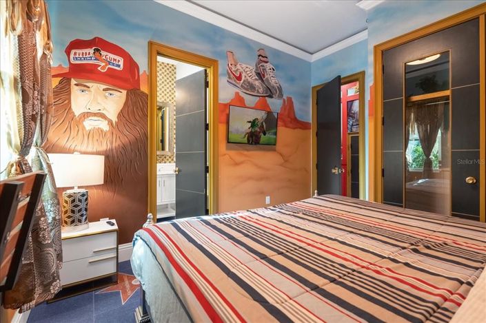 Image No.26-20 Bed Property for sale